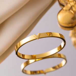 Stainless steel non-fading new simple gold niche light luxury V bracelet